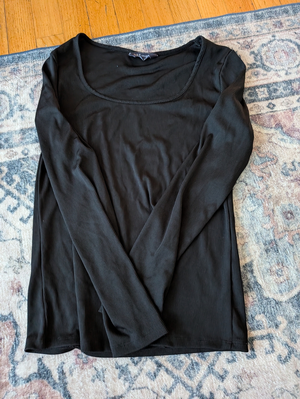 Black Ribbed Scoop-Neck Long Sleeve Top